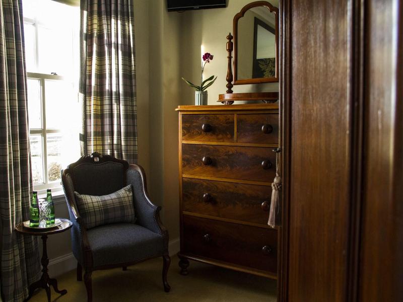 Glenegedale House image
