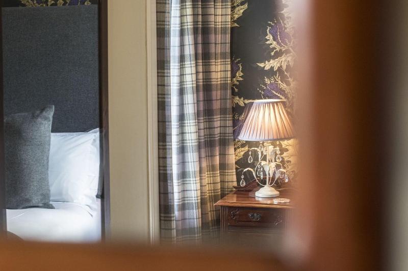 Glenegedale House image