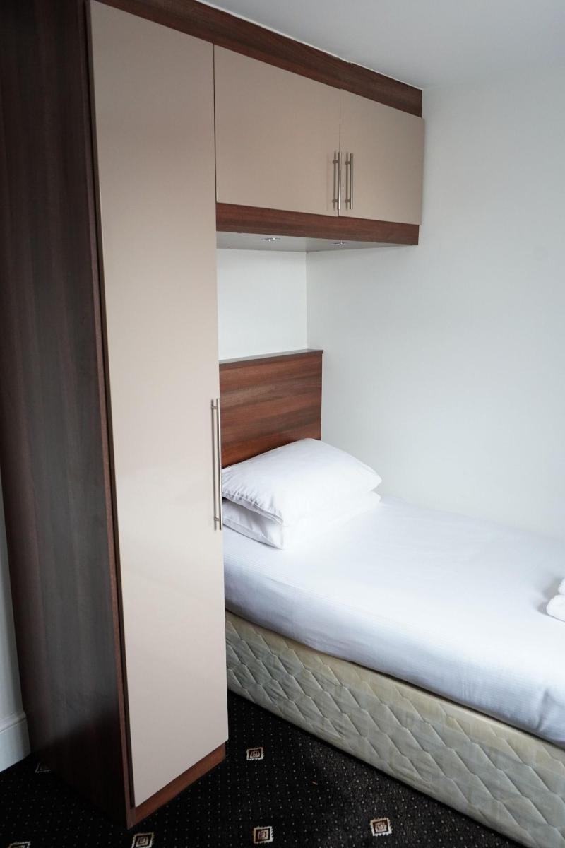 Marlborough Hotel image