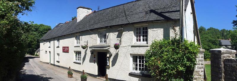 Fox & Hounds image