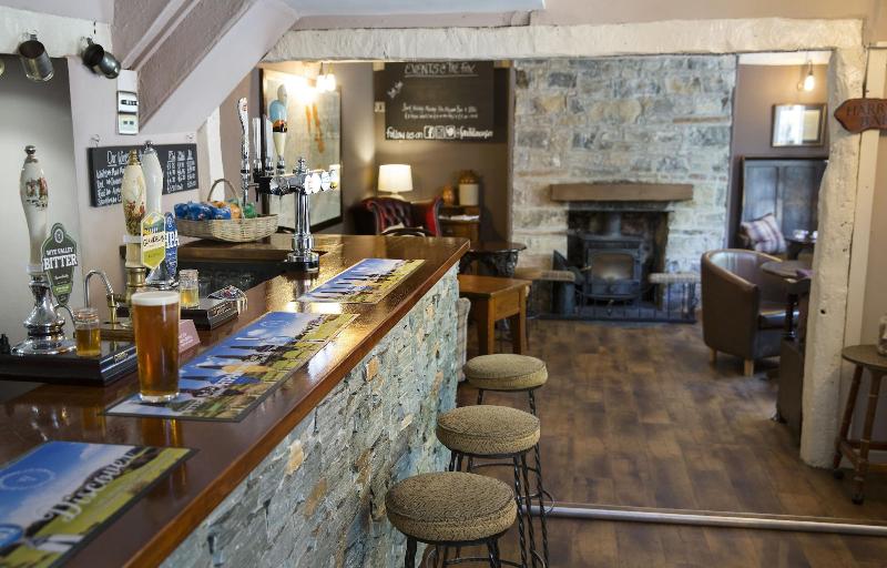 Fox & Hounds image