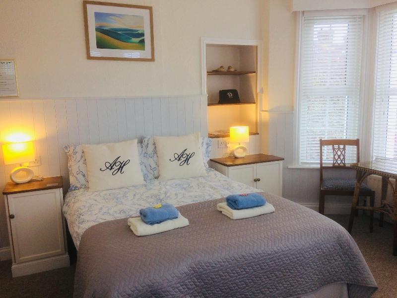 Arden House image