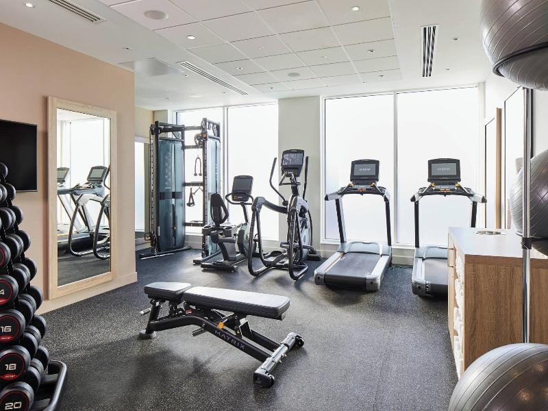 Courtyard By Marriott London City Airport image