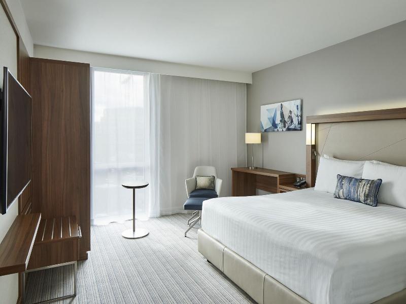 Courtyard By Marriott London City Airport image
