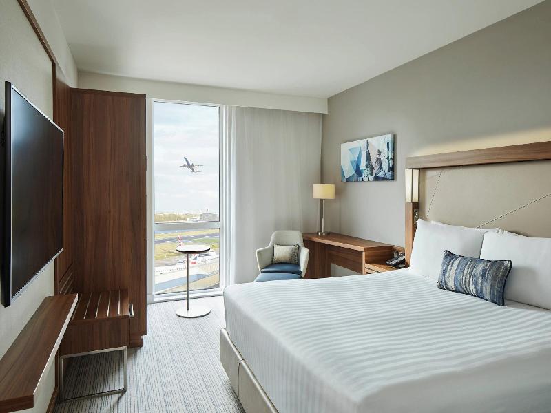 Courtyard By Marriott London City Airport image