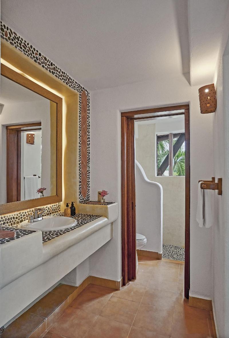La Villa Luz Adults Only image