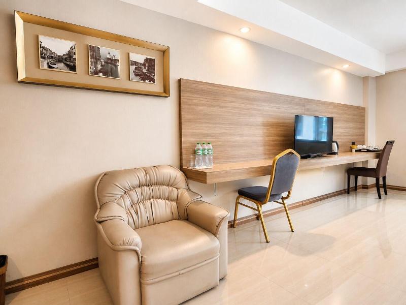 Avana Laemchabang Hotel image