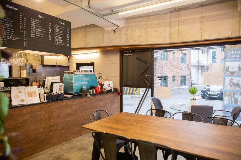 Myeongdong Artmonstay Guesthouse image