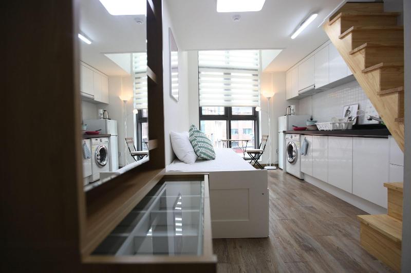 Myeongdong Artmonstay Guesthouse image