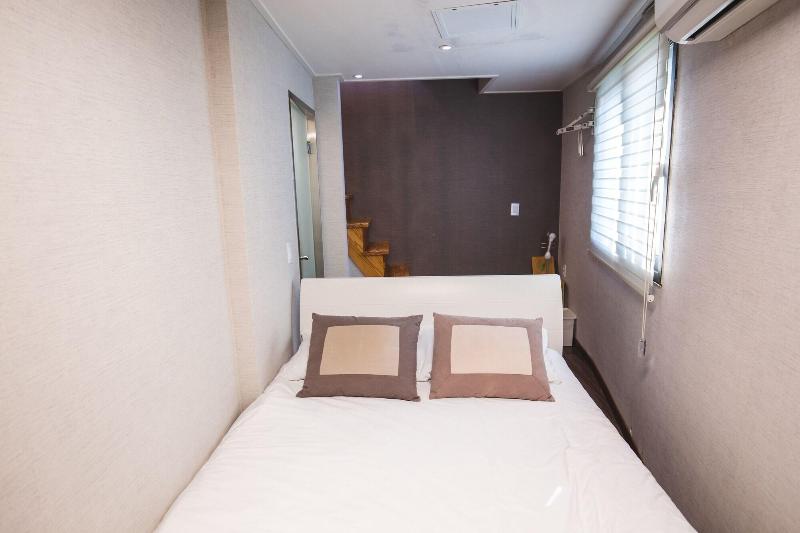 Myeongdong Artmonstay Guesthouse image