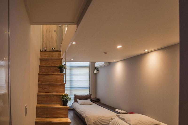 Myeongdong Artmonstay Guesthouse image