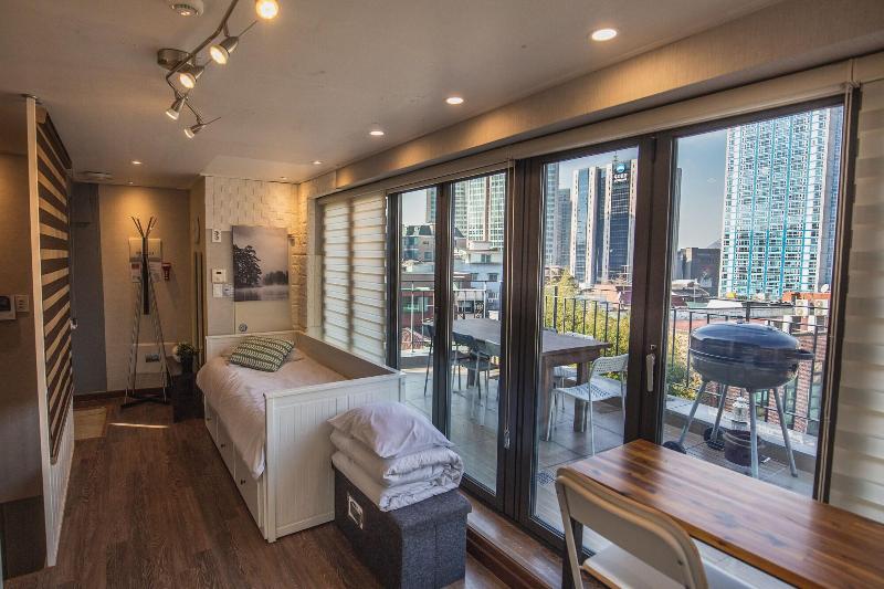Myeongdong Artmonstay Guesthouse image