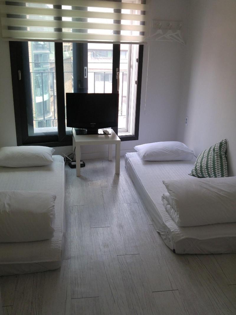 Myeongdong Artmonstay Guesthouse image