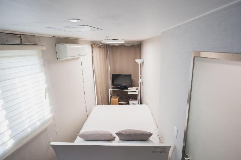 Myeongdong Artmonstay Guesthouse image