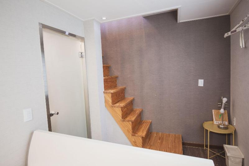 Myeongdong Artmonstay Guesthouse image