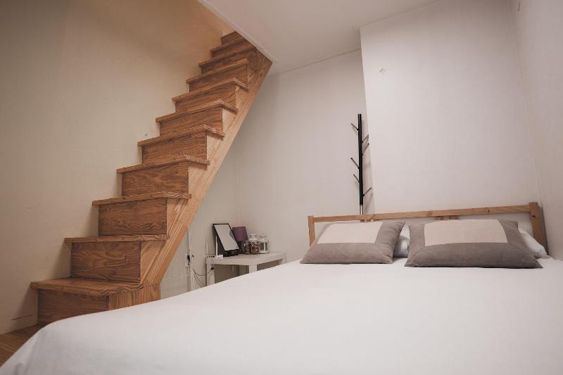 Myeongdong Artmonstay Guesthouse image