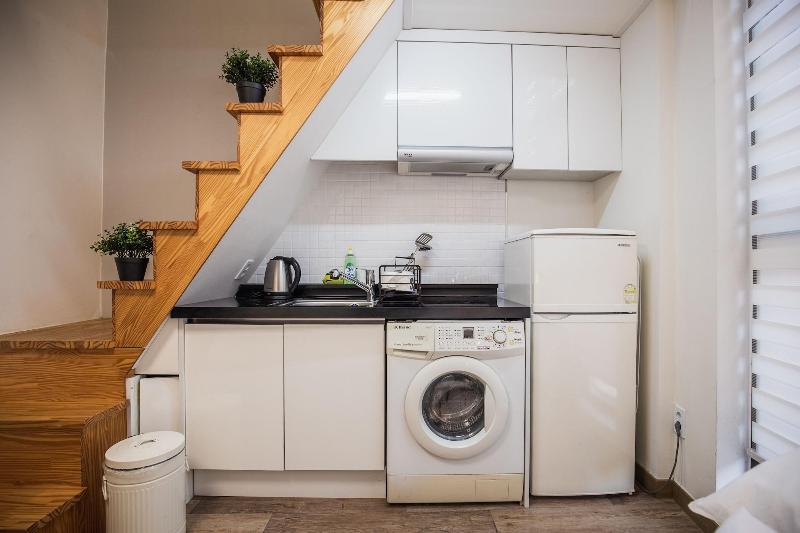 Myeongdong Artmonstay Guesthouse image