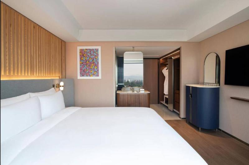 Mondrian Seoul Itaewon image