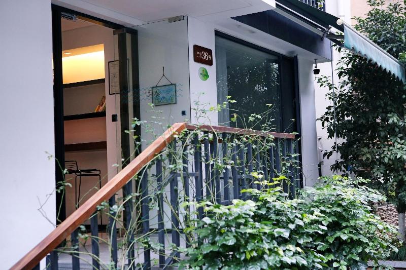 Hangzhou Backlighting Inn image