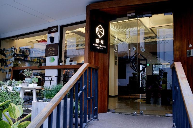 Hangzhou Backlighting Inn image