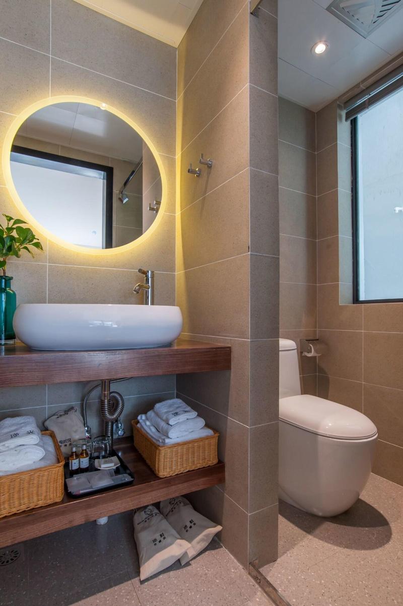 Hangzhou Backlighting Inn image
