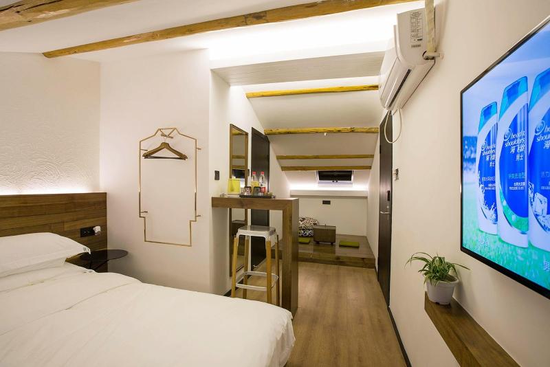 Hangzhou Backlighting Inn image
