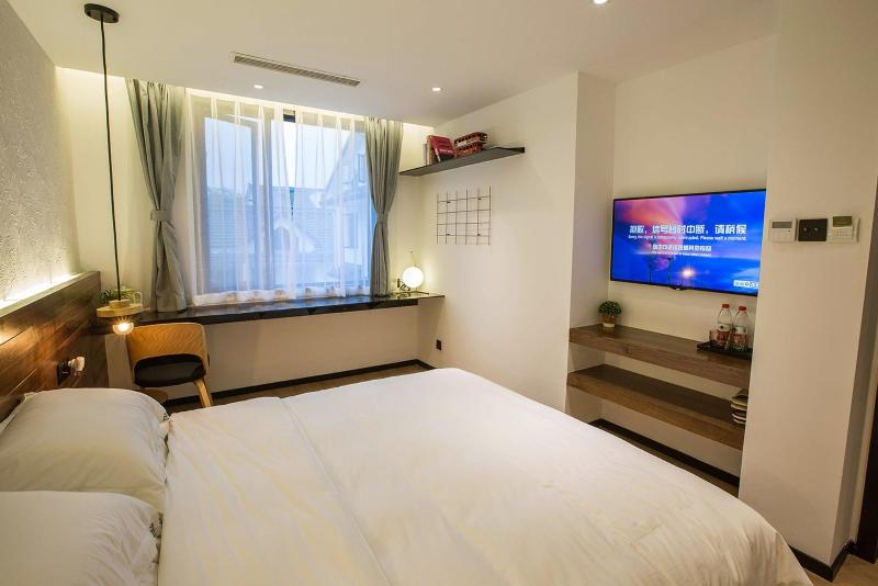 Hangzhou Backlighting Inn image