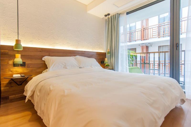 Hangzhou Backlighting Inn image