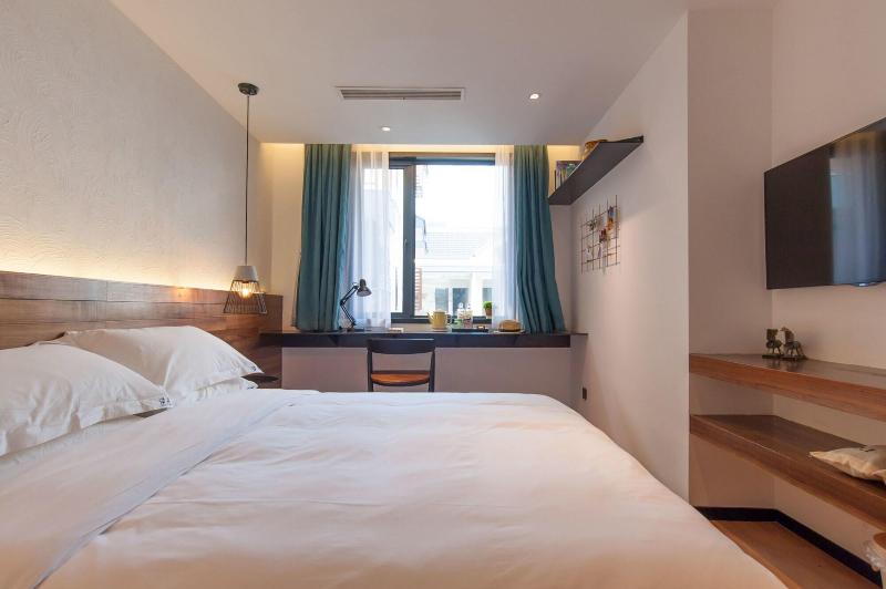 Hangzhou Backlighting Inn image