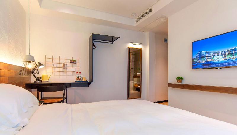 Hangzhou Backlighting Inn image