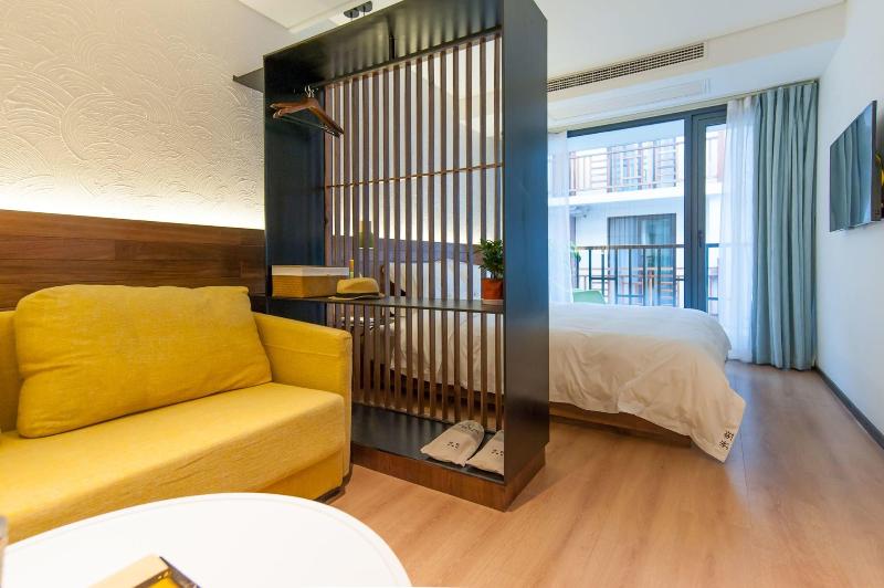 Hangzhou Backlighting Inn image