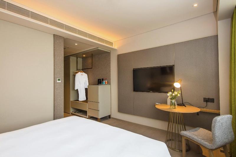 The Mulian Hotel Of Bantian Shenzhen image