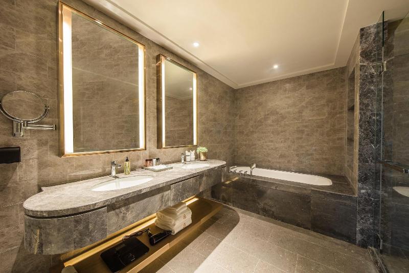 The Mulian Hotel Of Bantian Shenzhen image