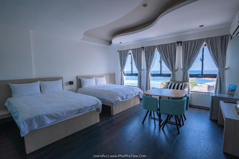 Rose Villa image