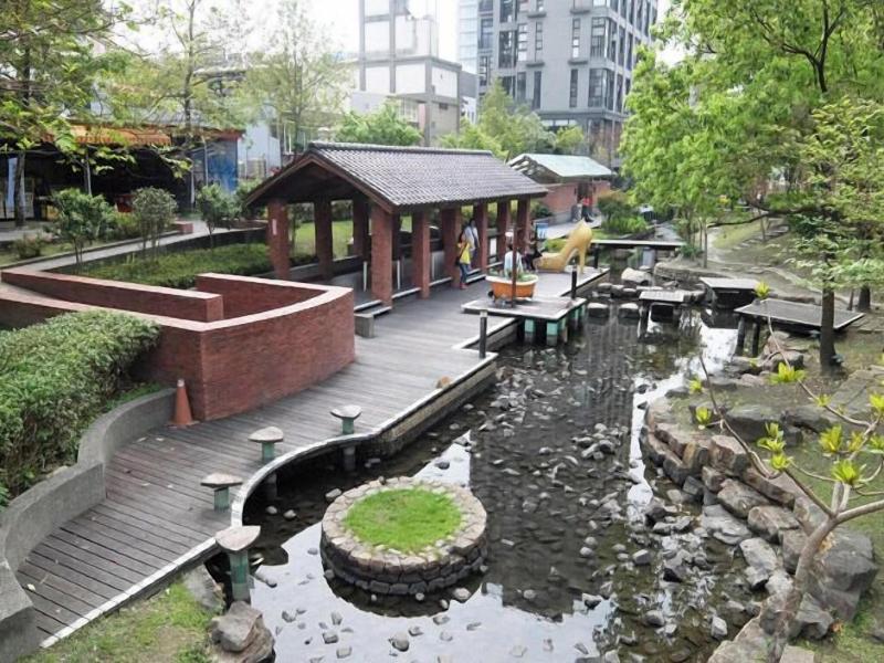 Duoai Hot Spring Hotel image