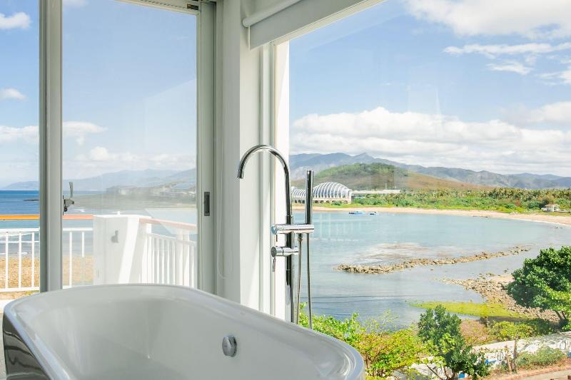 Blue Sea Sunny Sea View Homestay image
