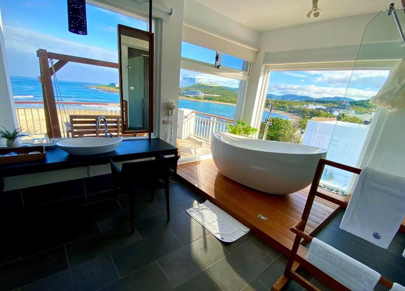 Blue Sea Sunny Sea View Homestay image