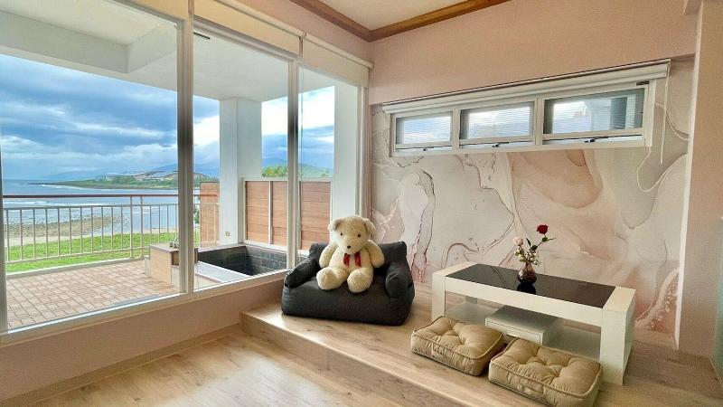 Blue Sea Sunny Sea View Homestay image