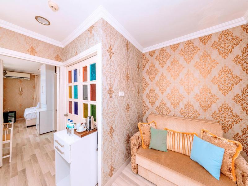 Walnut Shell Hotel image