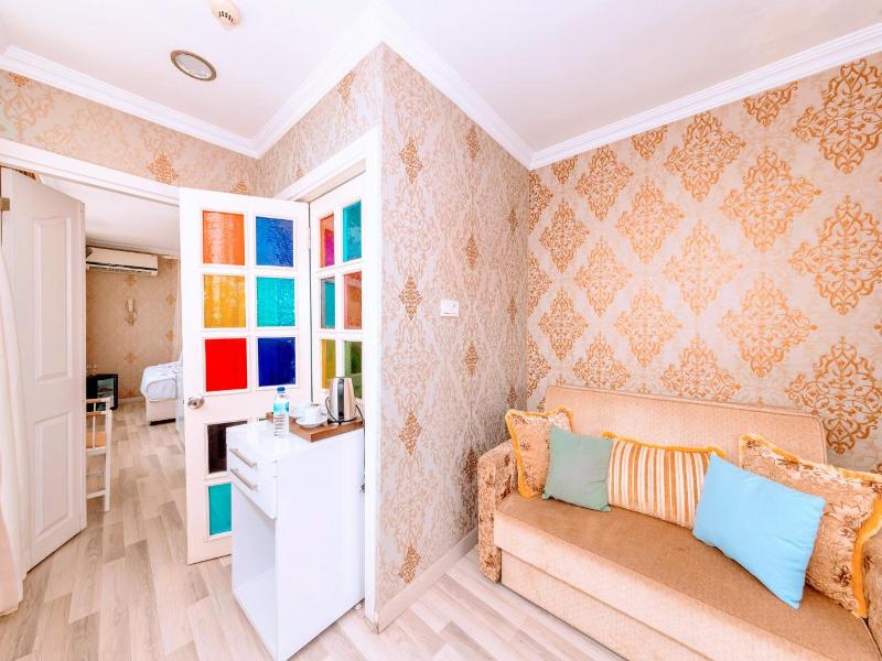Walnut Shell Hotel image