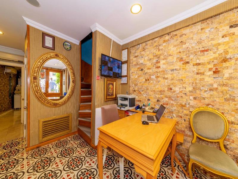 Walnut Shell Hotel image