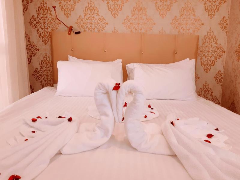 Walnut Shell Hotel image