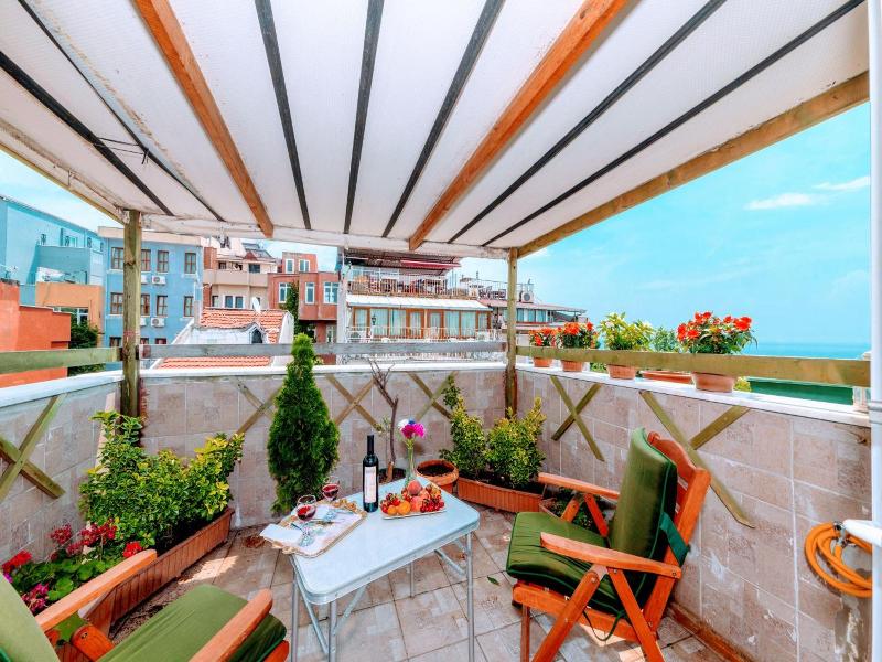 Walnut Shell Hotel image