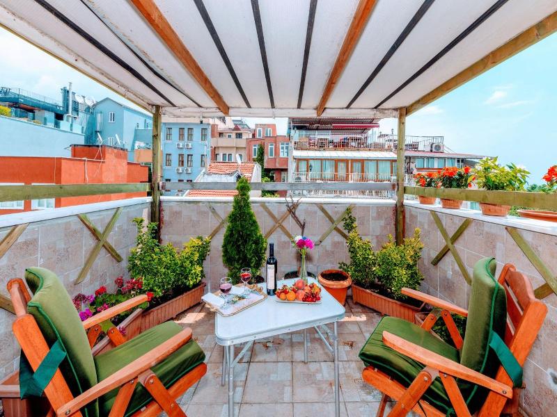 Walnut Shell Hotel image