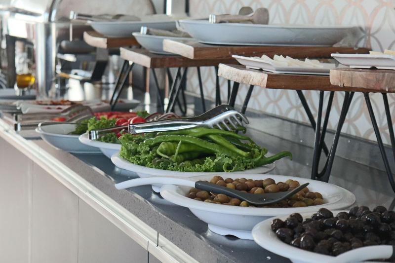 Ozlu Otel
