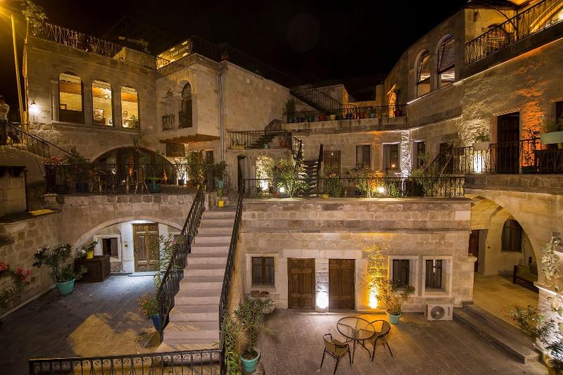 Elegance Cave Suites — general view