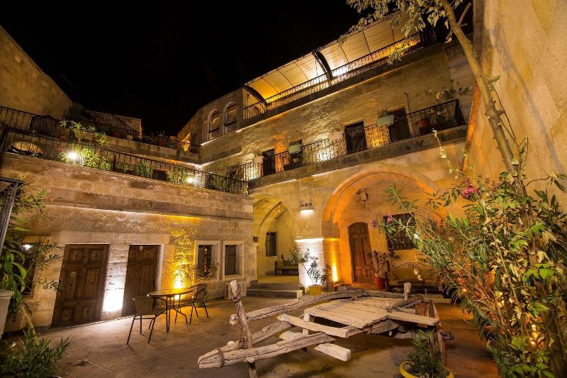 Elegance Cave Suites — general view
