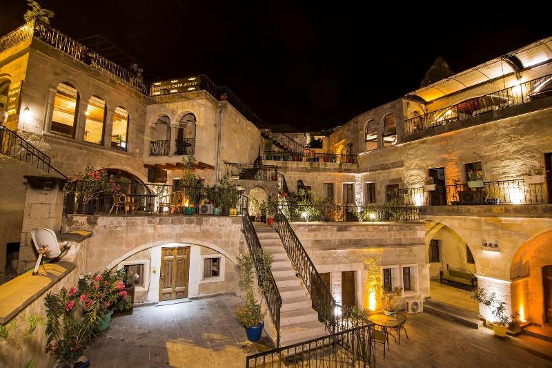 Elegance Cave Suites image