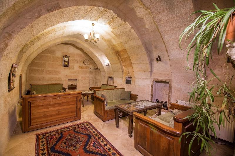 Elegance Cave Suites image