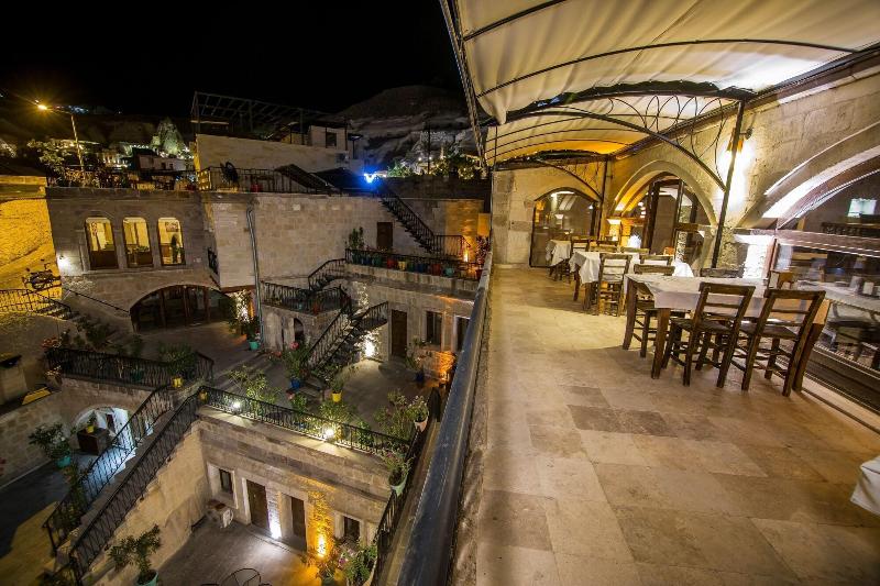 Elegance Cave Suites image